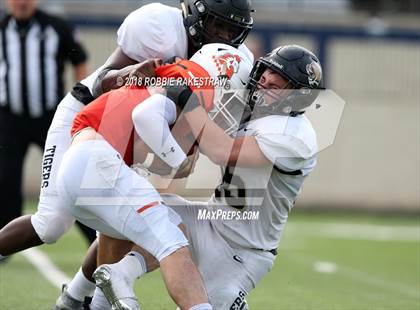 Thumbnail 3 in Aledo vs. Bentonville photogallery.