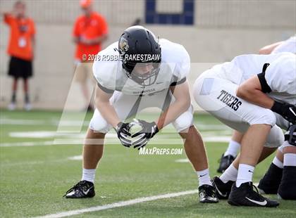 Thumbnail 3 in Aledo vs. Bentonville photogallery.