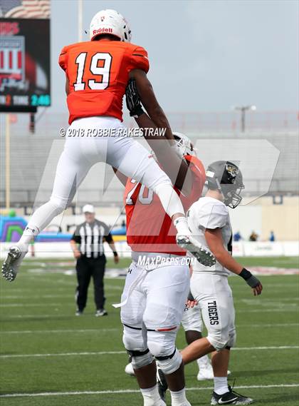 Thumbnail 3 in Aledo vs. Bentonville photogallery.