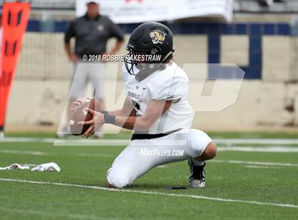 Thumbnail 3 in Aledo vs. Bentonville photogallery.