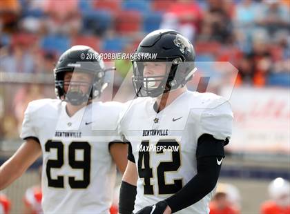 Thumbnail 3 in Aledo vs. Bentonville photogallery.
