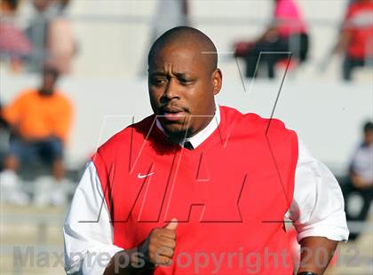 Thumbnail 1 in Arlington vs. Cedar Hill (UIL 5A Division 2 Regional Playoff) photogallery.