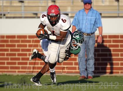 Thumbnail 1 in Arlington vs. Cedar Hill (UIL 5A Division 2 Regional Playoff) photogallery.