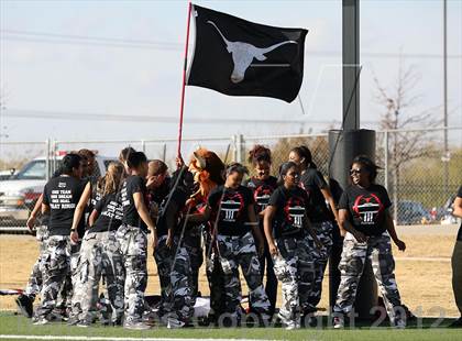 Thumbnail 1 in Arlington vs. Cedar Hill (UIL 5A Division 2 Regional Playoff) photogallery.