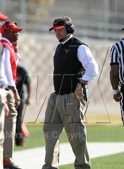 Thumbnail 1 in Arlington vs. Cedar Hill (UIL 5A Division 2 Regional Playoff) photogallery.