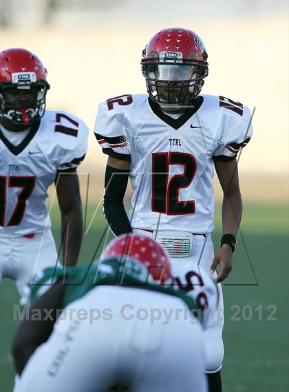 Thumbnail 2 in Arlington vs. Cedar Hill (UIL 5A Division 2 Regional Playoff) photogallery.