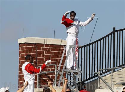 Thumbnail 1 in Arlington vs. Cedar Hill (UIL 5A Division 2 Regional Playoff) photogallery.