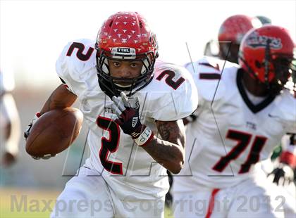 Thumbnail 2 in Arlington vs. Cedar Hill (UIL 5A Division 2 Regional Playoff) photogallery.