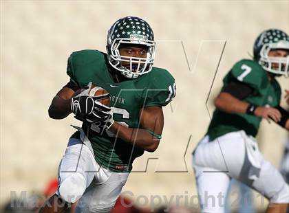 Thumbnail 1 in Arlington vs. Cedar Hill (UIL 5A Division 2 Regional Playoff) photogallery.