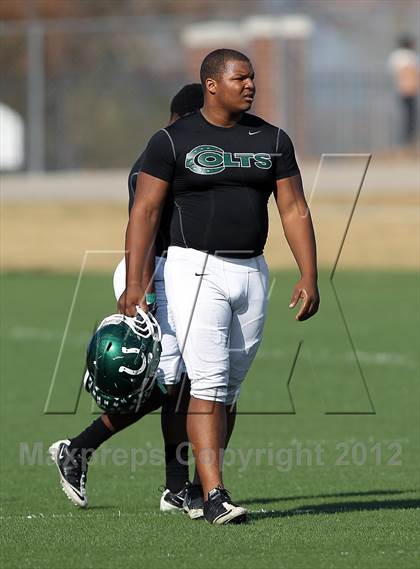 Thumbnail 3 in Arlington vs. Cedar Hill (UIL 5A Division 2 Regional Playoff) photogallery.