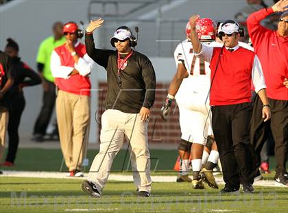 Thumbnail 3 in Arlington vs. Cedar Hill (UIL 5A Division 2 Regional Playoff) photogallery.