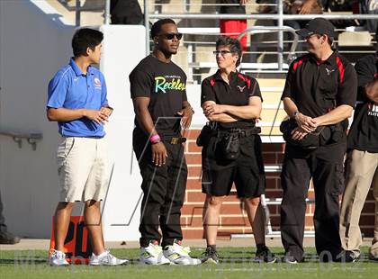 Thumbnail 2 in Arlington vs. Cedar Hill (UIL 5A Division 2 Regional Playoff) photogallery.