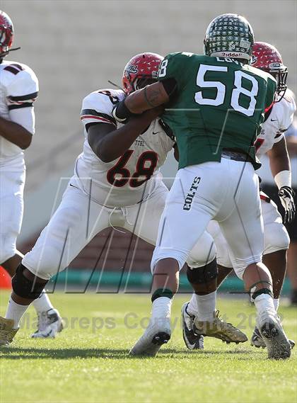 Thumbnail 2 in Arlington vs. Cedar Hill (UIL 5A Division 2 Regional Playoff) photogallery.