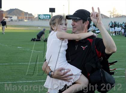Thumbnail 1 in Arlington vs. Cedar Hill (UIL 5A Division 2 Regional Playoff) photogallery.