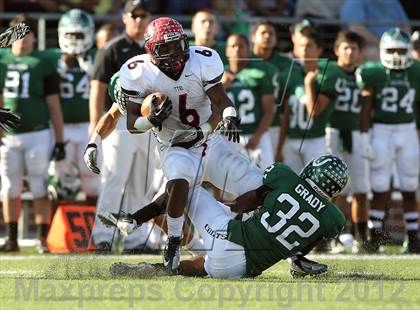Thumbnail 2 in Arlington vs. Cedar Hill (UIL 5A Division 2 Regional Playoff) photogallery.
