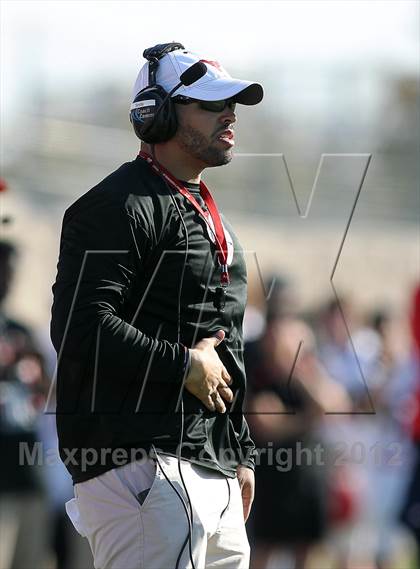 Thumbnail 3 in Arlington vs. Cedar Hill (UIL 5A Division 2 Regional Playoff) photogallery.
