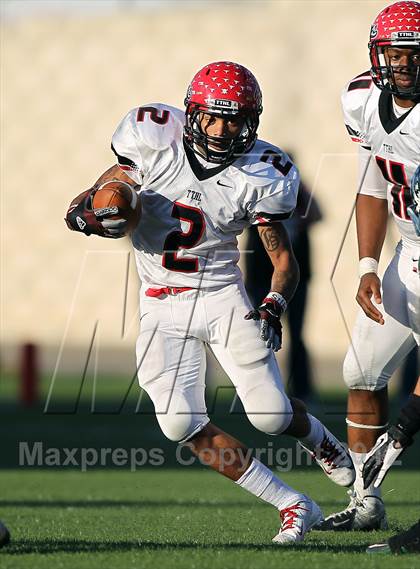 Thumbnail 2 in Arlington vs. Cedar Hill (UIL 5A Division 2 Regional Playoff) photogallery.