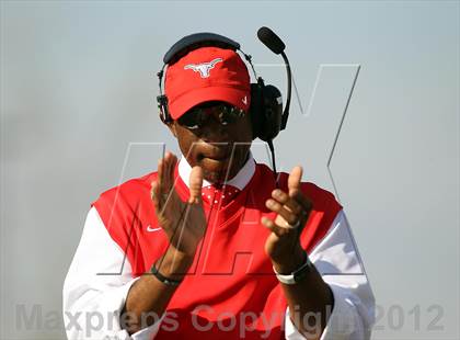 Thumbnail 2 in Arlington vs. Cedar Hill (UIL 5A Division 2 Regional Playoff) photogallery.