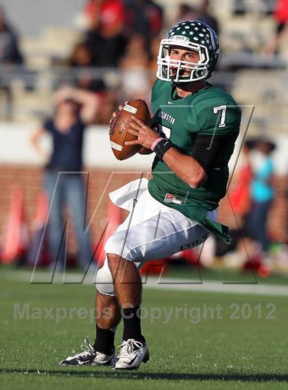 Thumbnail 1 in Arlington vs. Cedar Hill (UIL 5A Division 2 Regional Playoff) photogallery.