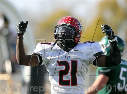 Thumbnail 2 in Arlington vs. Cedar Hill (UIL 5A Division 2 Regional Playoff) photogallery.