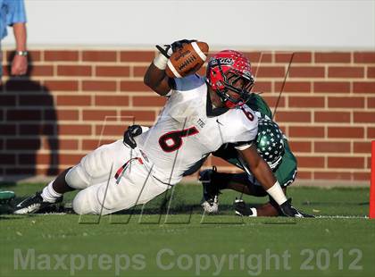 Thumbnail 3 in Arlington vs. Cedar Hill (UIL 5A Division 2 Regional Playoff) photogallery.