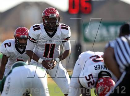Thumbnail 1 in Arlington vs. Cedar Hill (UIL 5A Division 2 Regional Playoff) photogallery.