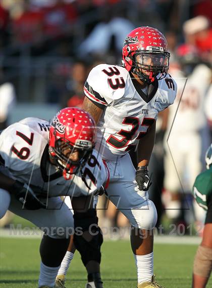 Thumbnail 1 in Arlington vs. Cedar Hill (UIL 5A Division 2 Regional Playoff) photogallery.