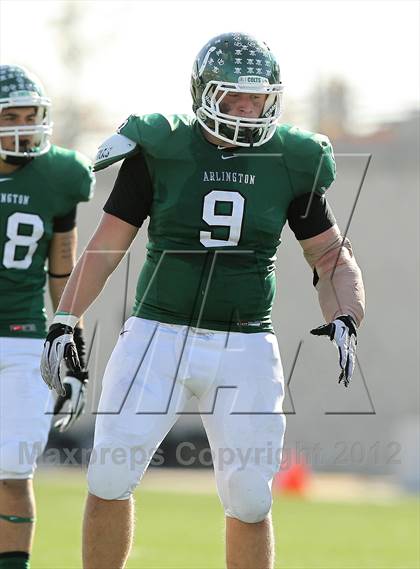 Thumbnail 3 in Arlington vs. Cedar Hill (UIL 5A Division 2 Regional Playoff) photogallery.