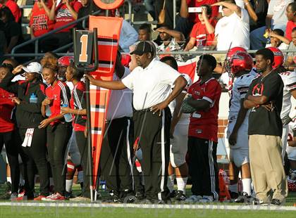 Thumbnail 2 in Arlington vs. Cedar Hill (UIL 5A Division 2 Regional Playoff) photogallery.