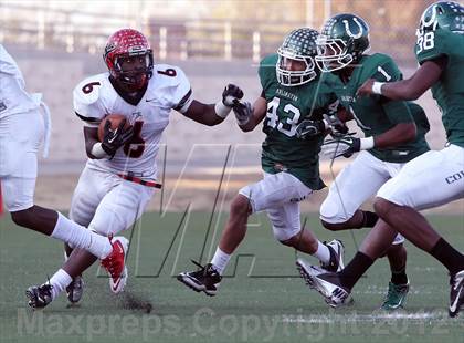 Thumbnail 3 in Arlington vs. Cedar Hill (UIL 5A Division 2 Regional Playoff) photogallery.