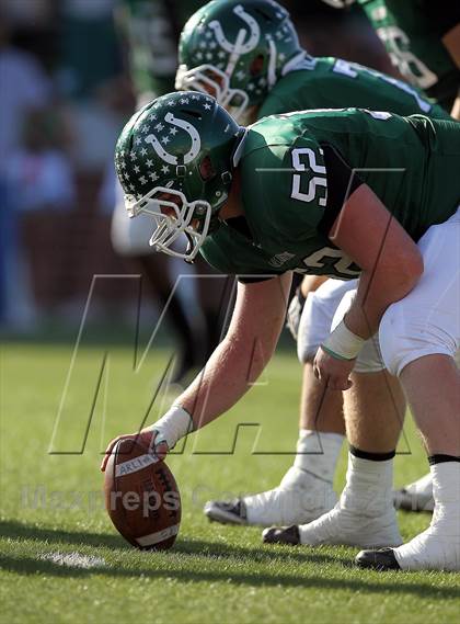 Thumbnail 2 in Arlington vs. Cedar Hill (UIL 5A Division 2 Regional Playoff) photogallery.