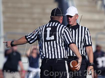 Thumbnail 3 in Arlington vs. Cedar Hill (UIL 5A Division 2 Regional Playoff) photogallery.