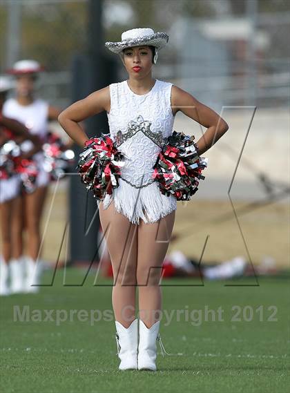 Thumbnail 2 in Arlington vs. Cedar Hill (UIL 5A Division 2 Regional Playoff) photogallery.