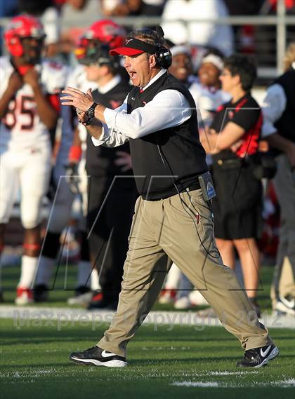 Thumbnail 1 in Arlington vs. Cedar Hill (UIL 5A Division 2 Regional Playoff) photogallery.