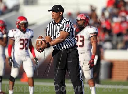 Thumbnail 1 in Arlington vs. Cedar Hill (UIL 5A Division 2 Regional Playoff) photogallery.