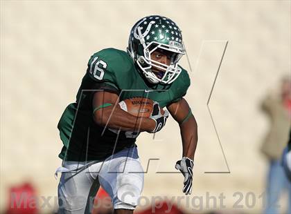 Thumbnail 3 in Arlington vs. Cedar Hill (UIL 5A Division 2 Regional Playoff) photogallery.