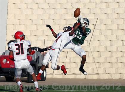 Thumbnail 3 in Arlington vs. Cedar Hill (UIL 5A Division 2 Regional Playoff) photogallery.