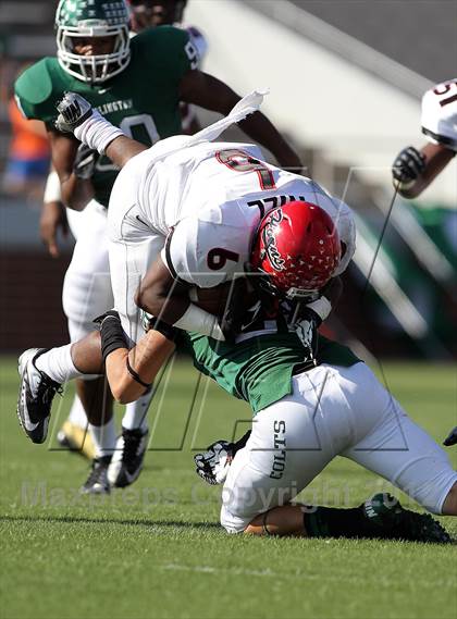 Thumbnail 1 in Arlington vs. Cedar Hill (UIL 5A Division 2 Regional Playoff) photogallery.