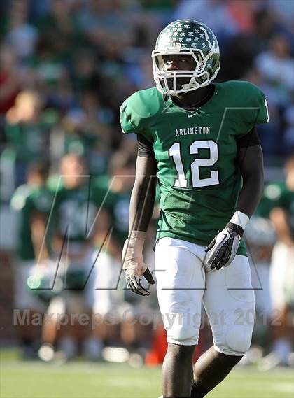Thumbnail 2 in Arlington vs. Cedar Hill (UIL 5A Division 2 Regional Playoff) photogallery.