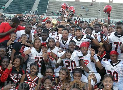 Thumbnail 2 in Arlington vs. Cedar Hill (UIL 5A Division 2 Regional Playoff) photogallery.