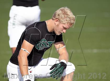 Thumbnail 1 in Arlington vs. Cedar Hill (UIL 5A Division 2 Regional Playoff) photogallery.
