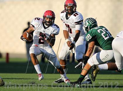 Thumbnail 1 in Arlington vs. Cedar Hill (UIL 5A Division 2 Regional Playoff) photogallery.
