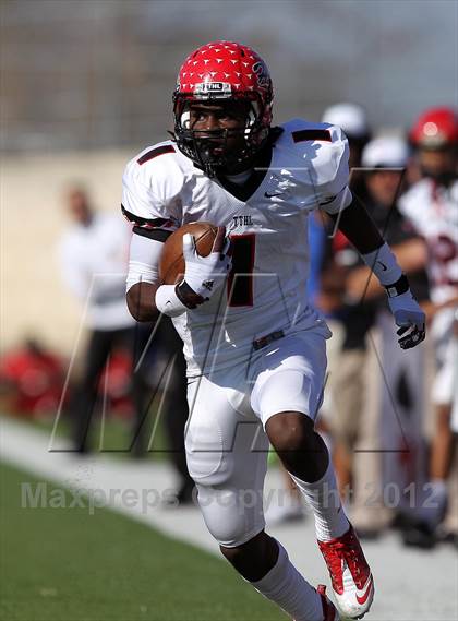 Thumbnail 1 in Arlington vs. Cedar Hill (UIL 5A Division 2 Regional Playoff) photogallery.