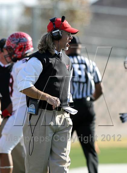 Thumbnail 2 in Arlington vs. Cedar Hill (UIL 5A Division 2 Regional Playoff) photogallery.