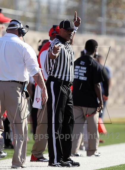 Thumbnail 3 in Arlington vs. Cedar Hill (UIL 5A Division 2 Regional Playoff) photogallery.