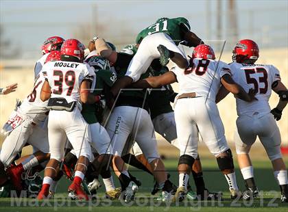 Thumbnail 3 in Arlington vs. Cedar Hill (UIL 5A Division 2 Regional Playoff) photogallery.