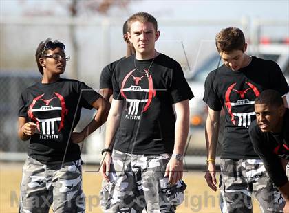 Thumbnail 2 in Arlington vs. Cedar Hill (UIL 5A Division 2 Regional Playoff) photogallery.