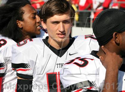 Thumbnail 3 in Arlington vs. Cedar Hill (UIL 5A Division 2 Regional Playoff) photogallery.