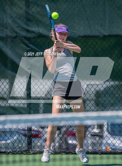 Thumbnail 3 in NCHSAA 3A Mid-East Regionals - Singles photogallery.