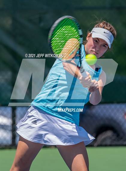 Thumbnail 3 in NCHSAA 3A Mid-East Regionals - Singles photogallery.